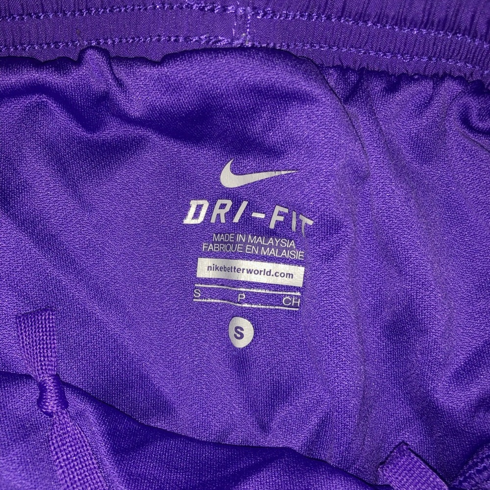 Nike running shorts - Picture 2 of 2